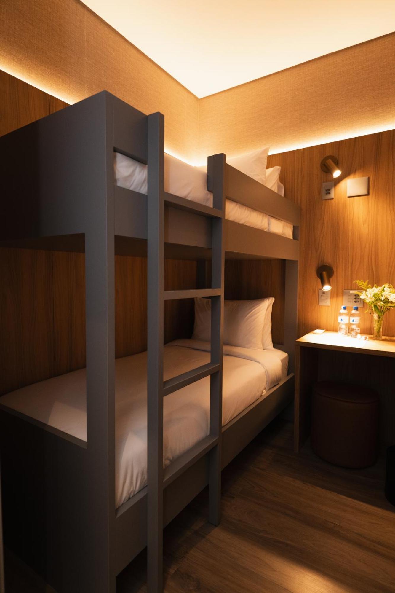 W Airport Hotel cápsula