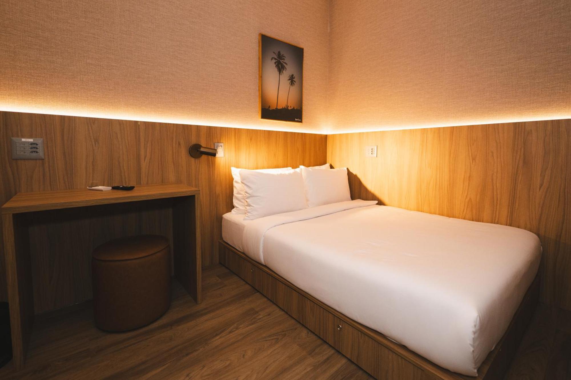 Hotel cápsula W Airport *